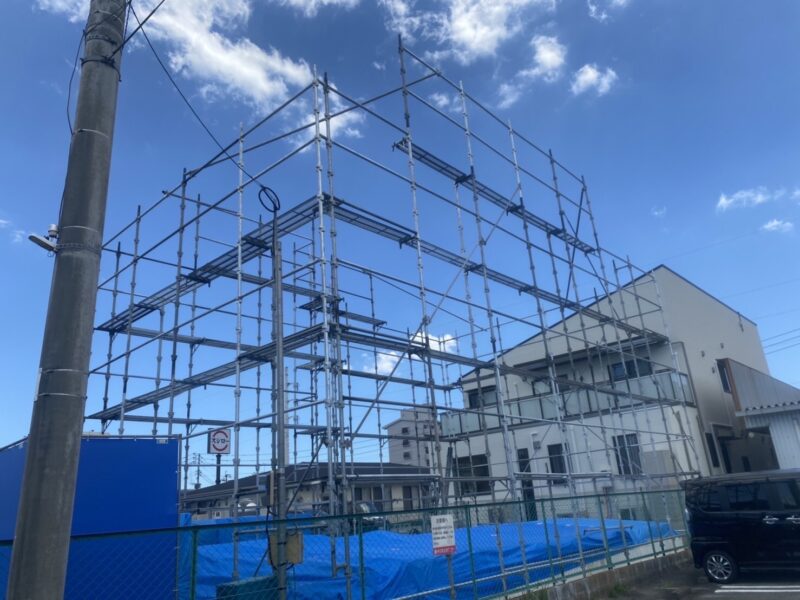 福岡県那珂川市　住宅新築工事足場メイン写真